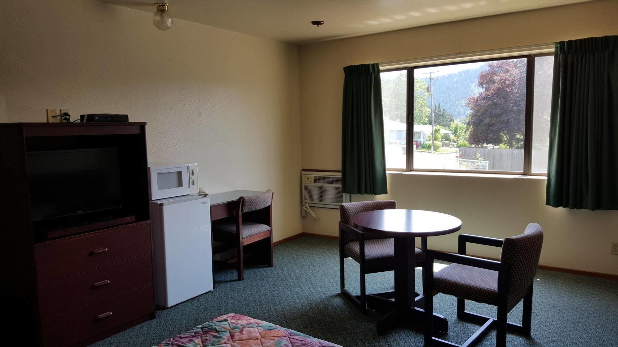 Safari Inn Motel Winston Экстерьер фото