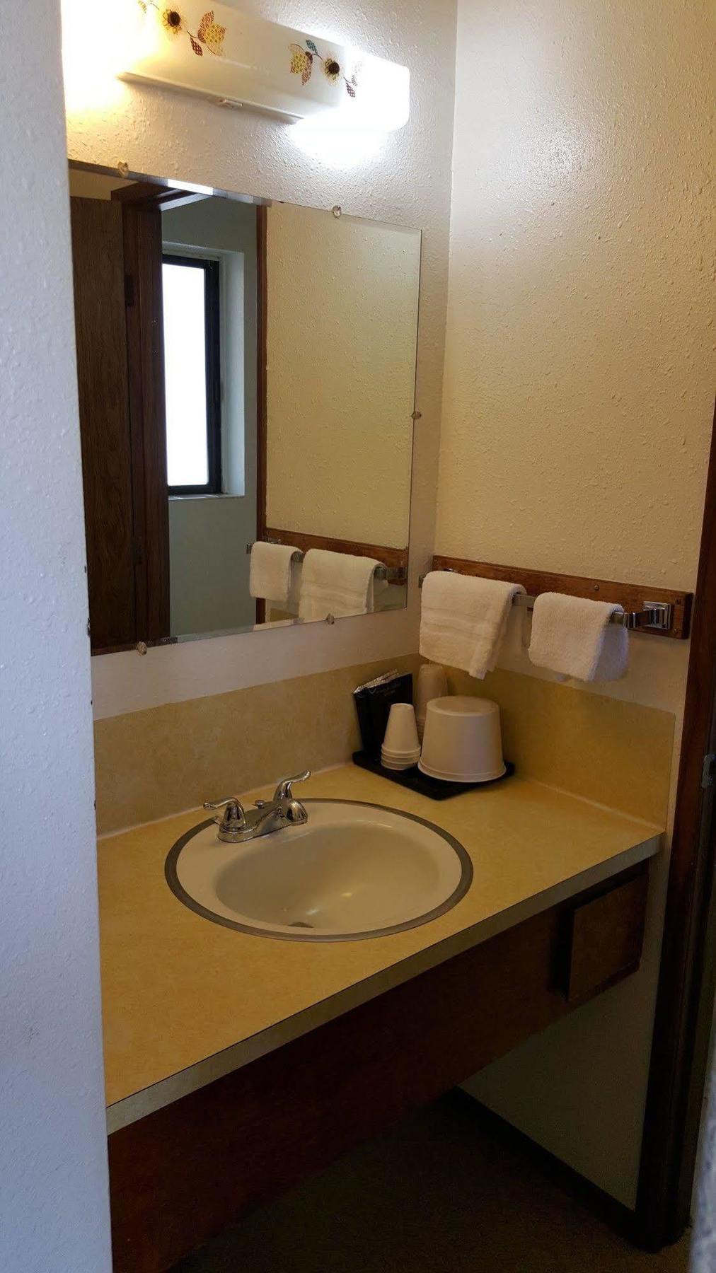Safari Inn Motel Winston Экстерьер фото