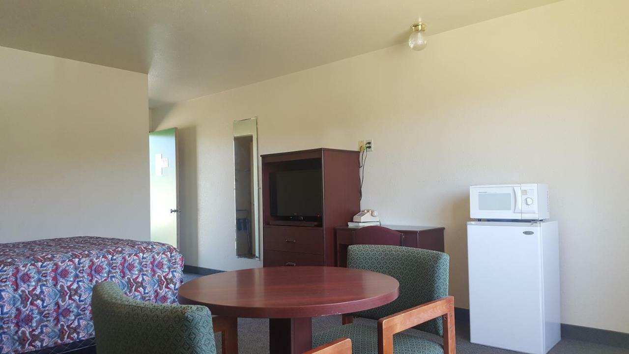Safari Inn Motel Winston Экстерьер фото